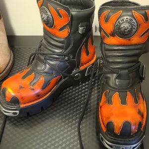New Rock World on Fire Boots
